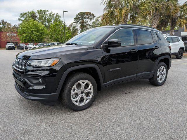 2025 Jeep Compass Latitude photo 2