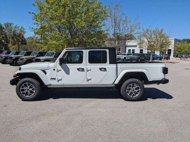 2025 Jeep Gladiator Sport S photo 3