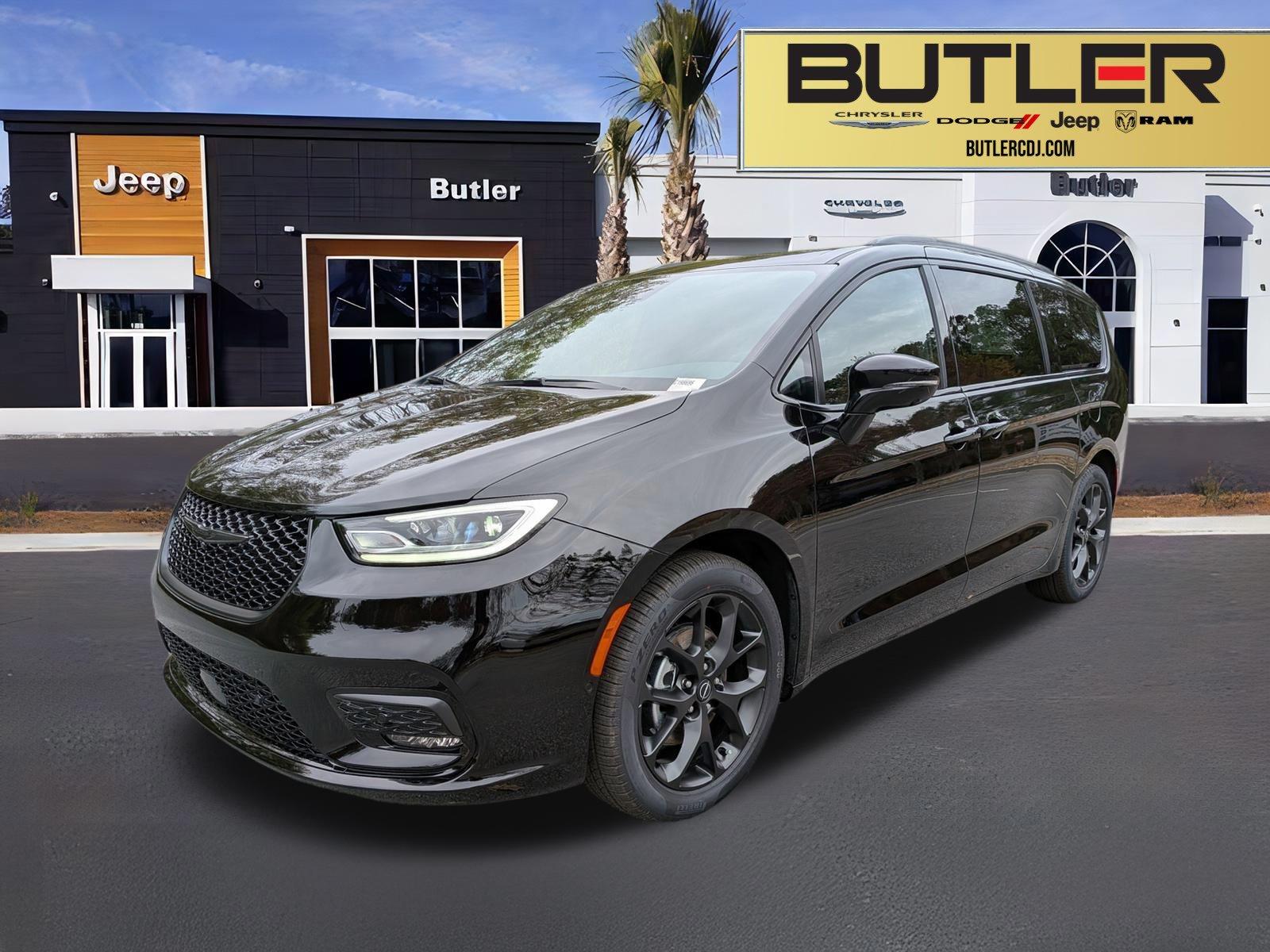 2026 Chrysler Pacifica Select's photo