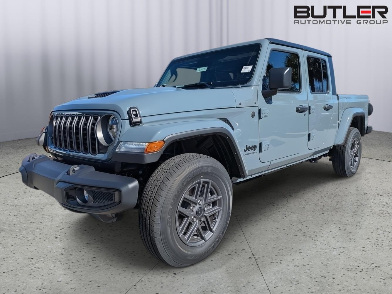 2026 Jeep Gladiator Sport S Auto's photo