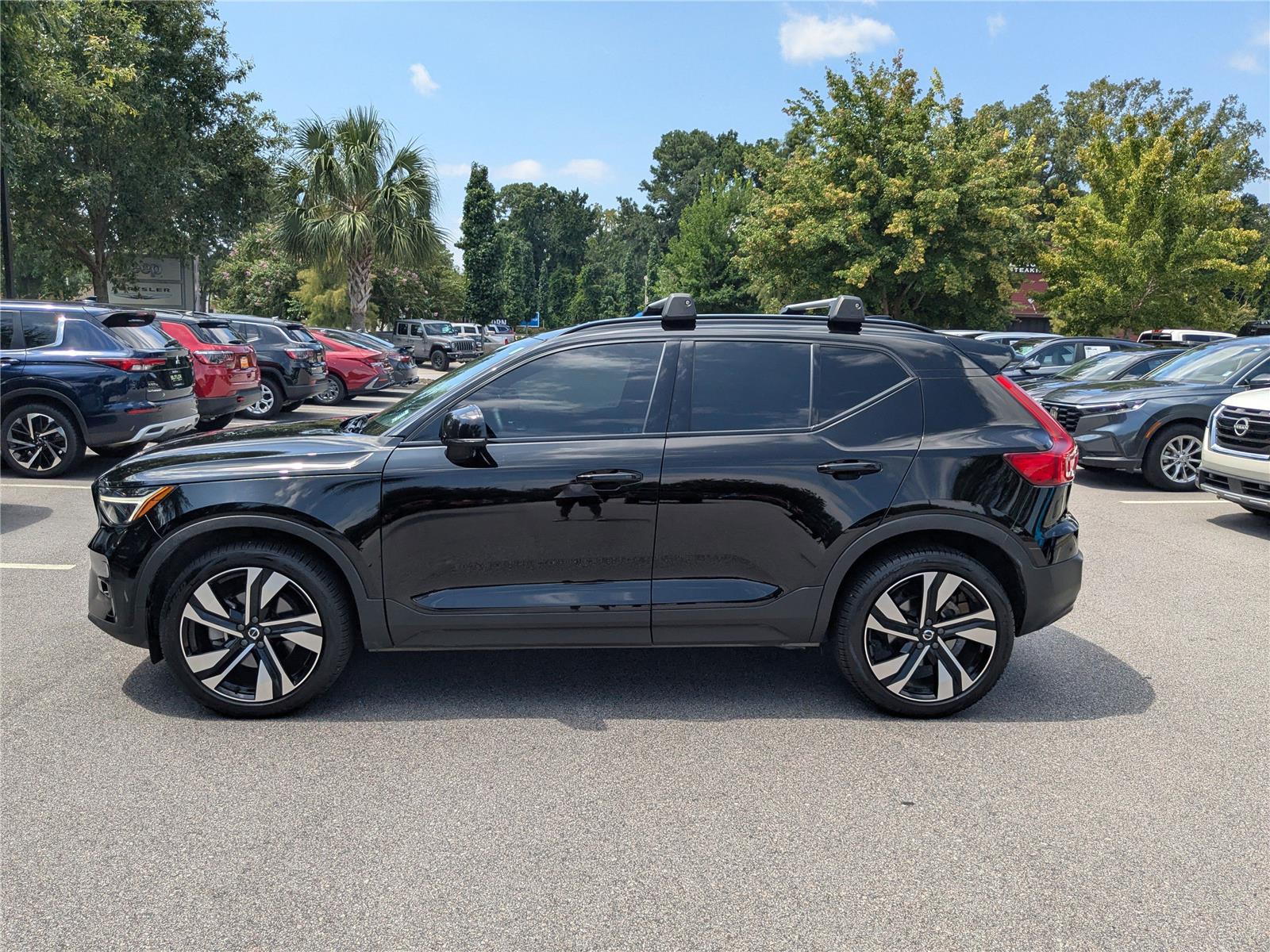 2023 Volvo XC40 Plus photo 3