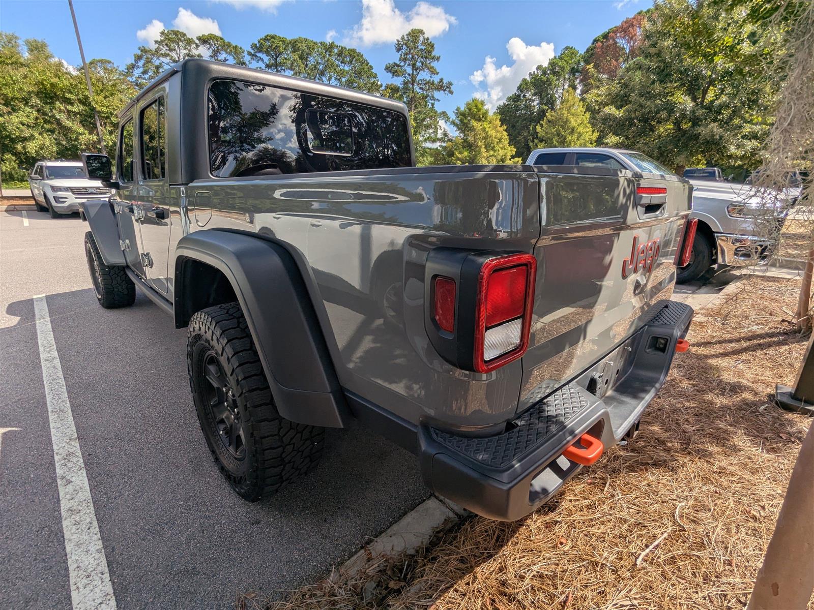 2021 Jeep Gladiator Mojave photo 2