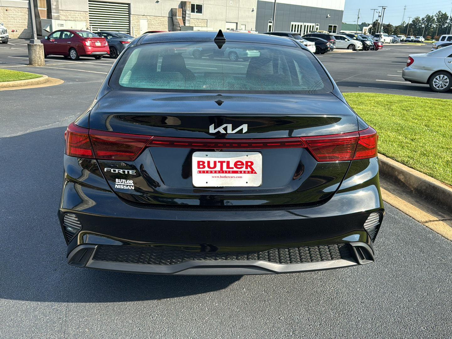 2023 Kia Forte LXS photo 3