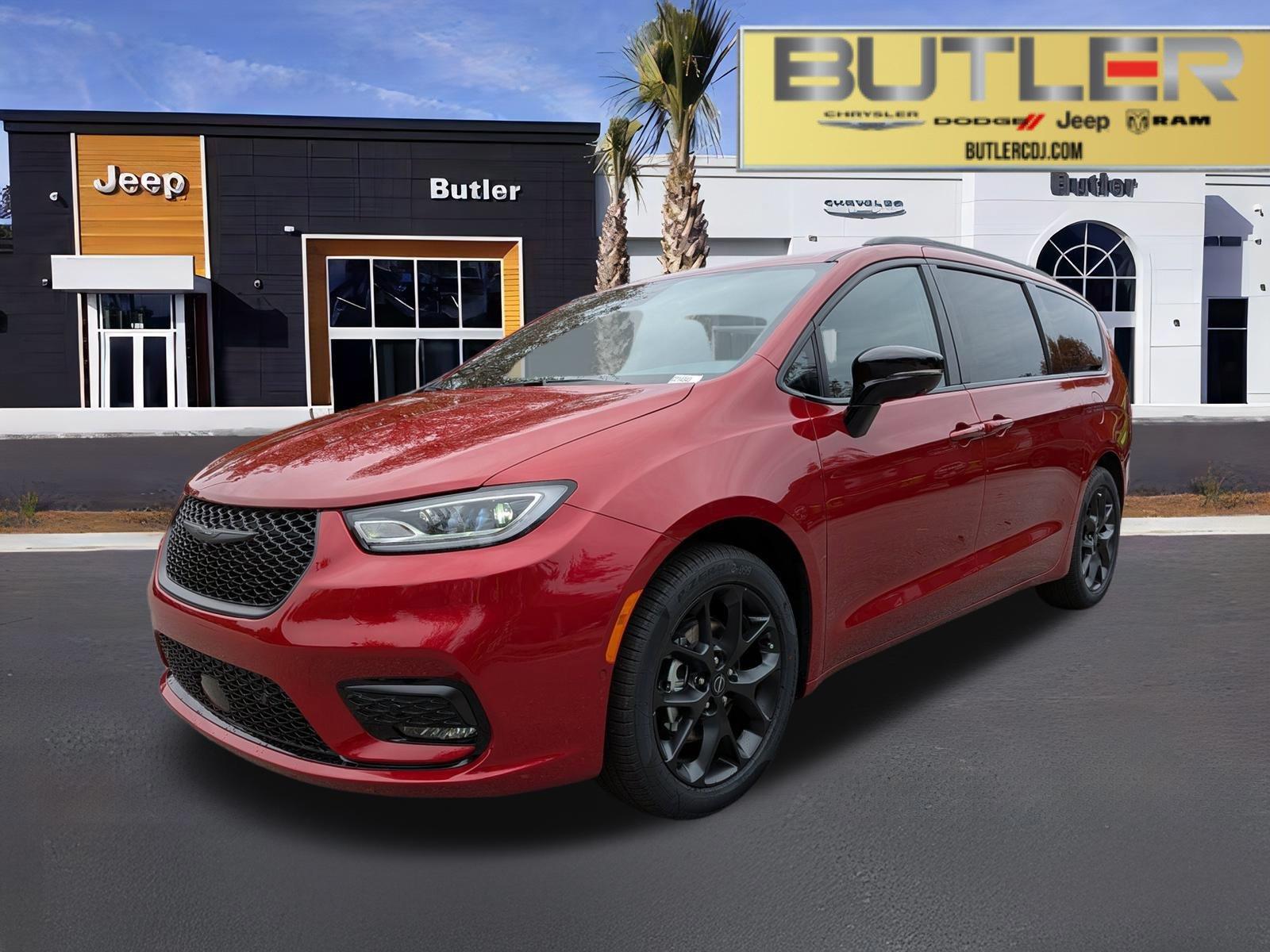 2026 Chrysler Pacifica Select's photo