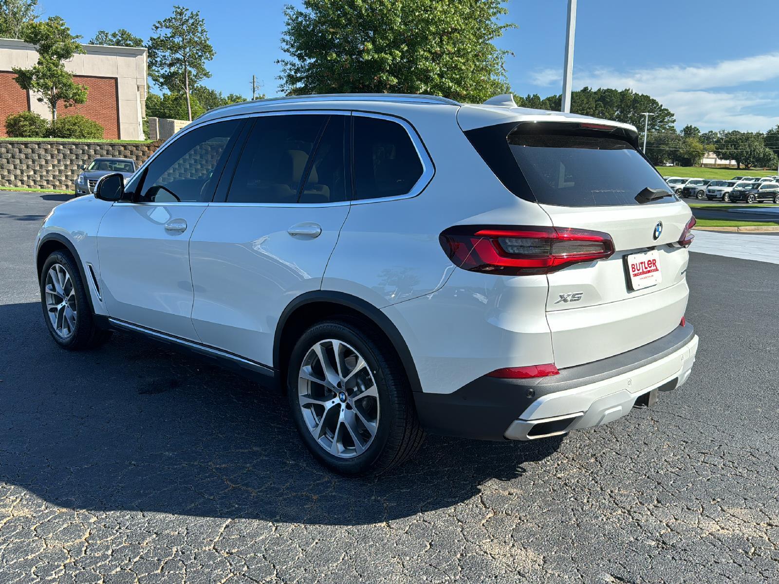 Used 2021 BMW X5 40i with VIN 5UXCR6C01M9H71975 for sale in Beaufort, SC