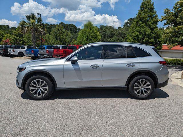 2024 Mercedes Benz GLC 300 photo 3