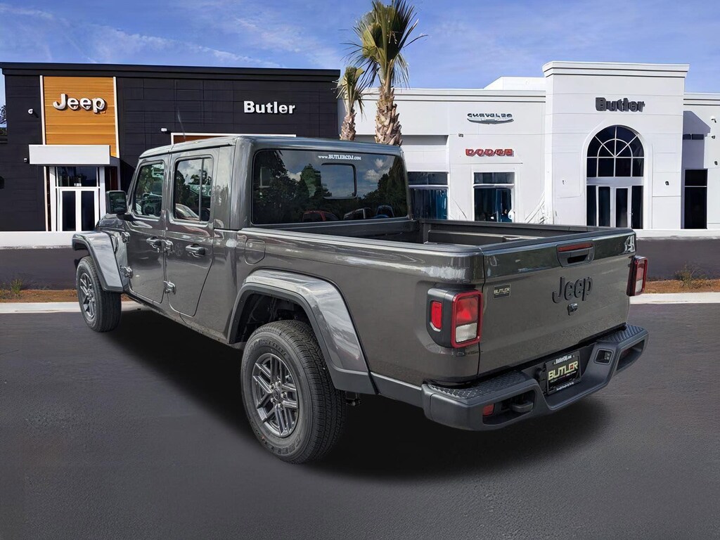 New 2025 Jeep Gladiator SPORT S 4X4 Pickup