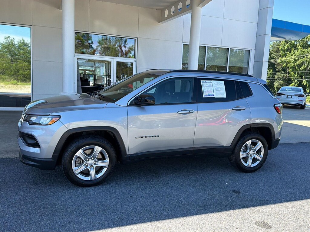 Used 2024 Jeep Compass Latitude SUV