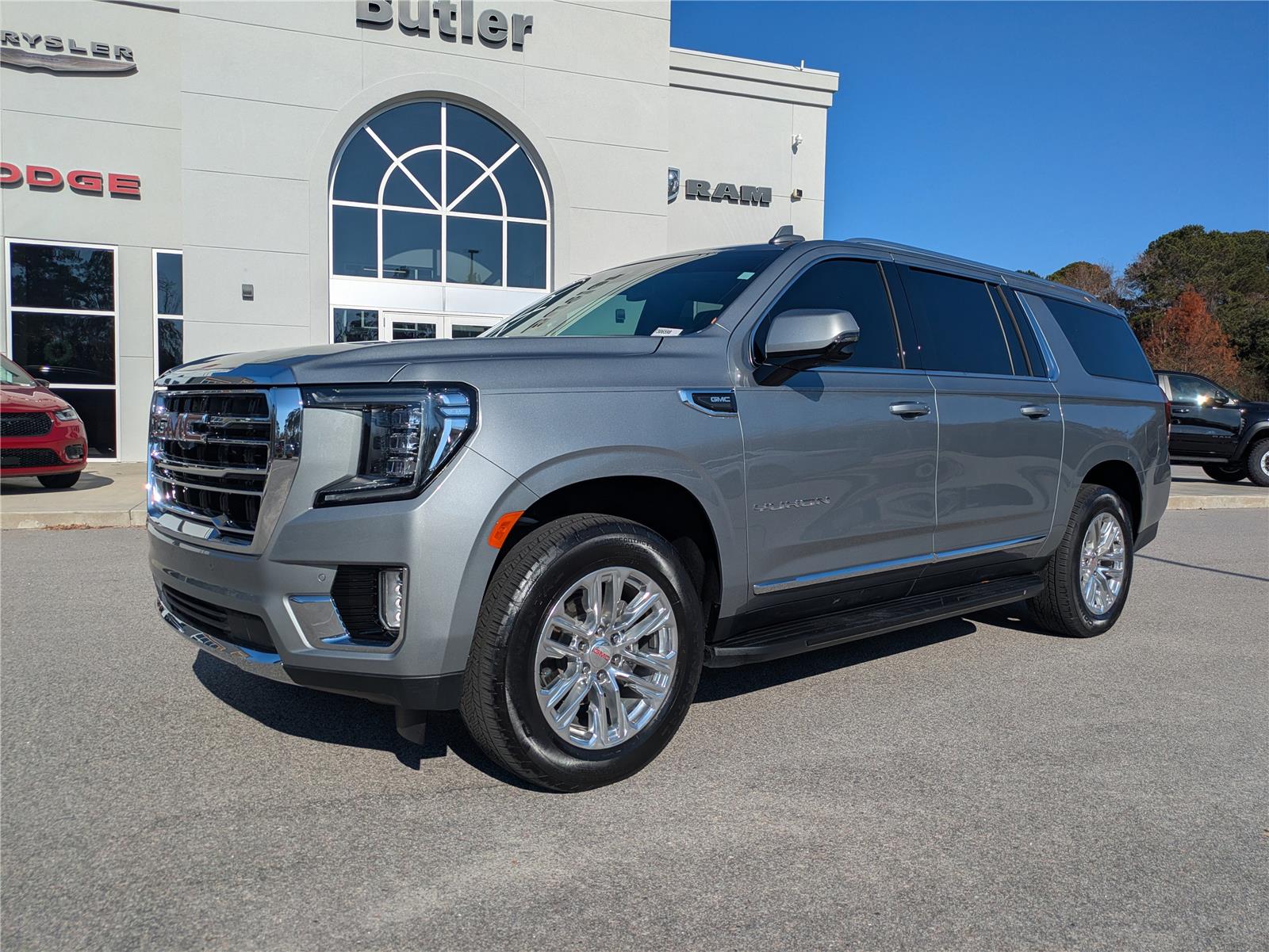 2024 GMC Yukon XL SLT's photo