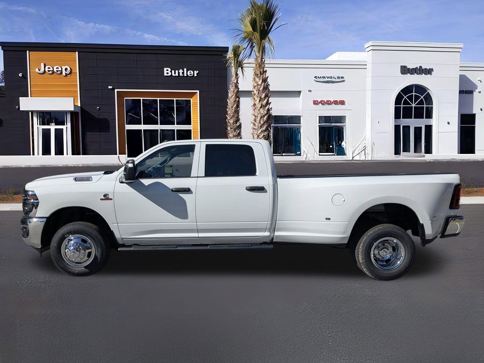2026 Ram 3500 Tradesman photo 2