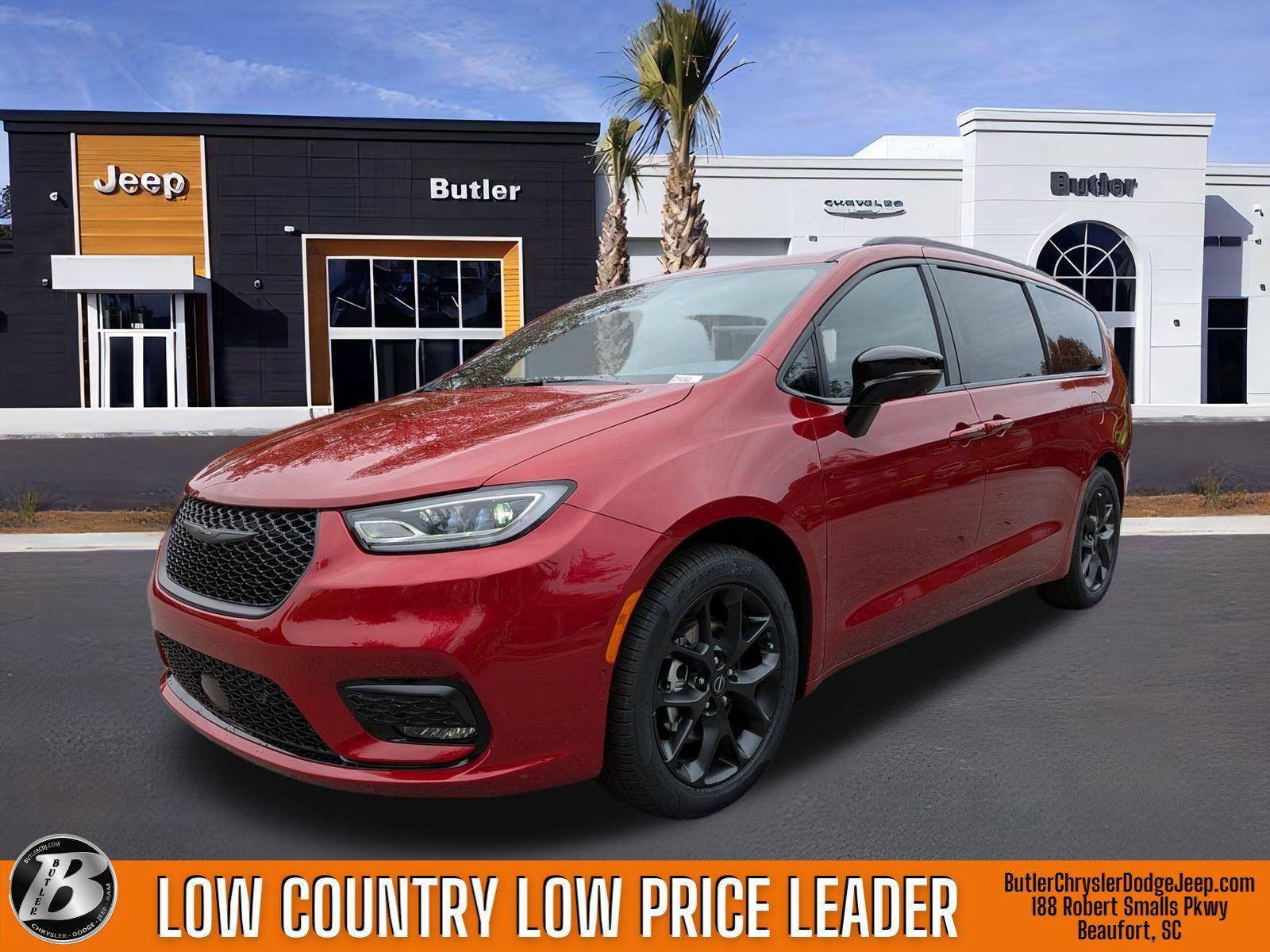 2026 Chrysler Pacifica Select's photo