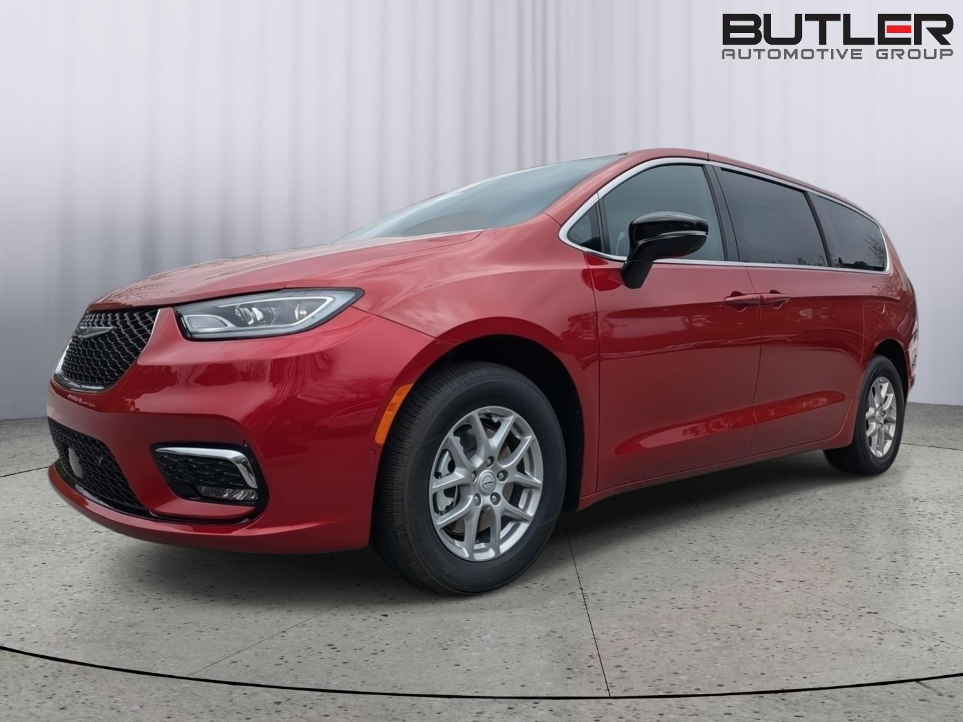 2026 Chrysler Pacifica Select's photo