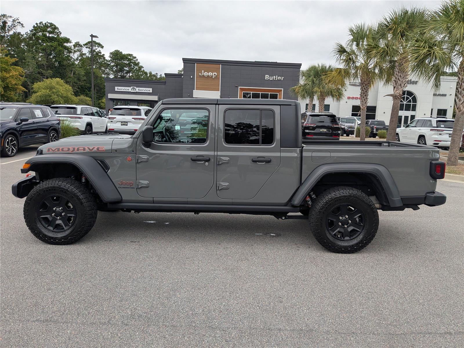 2021 Jeep Gladiator Mojave photo 3