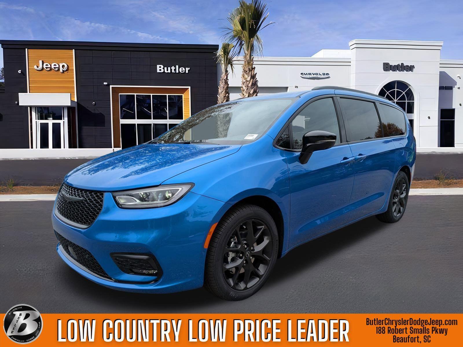 2026 Chrysler Pacifica Select's photo