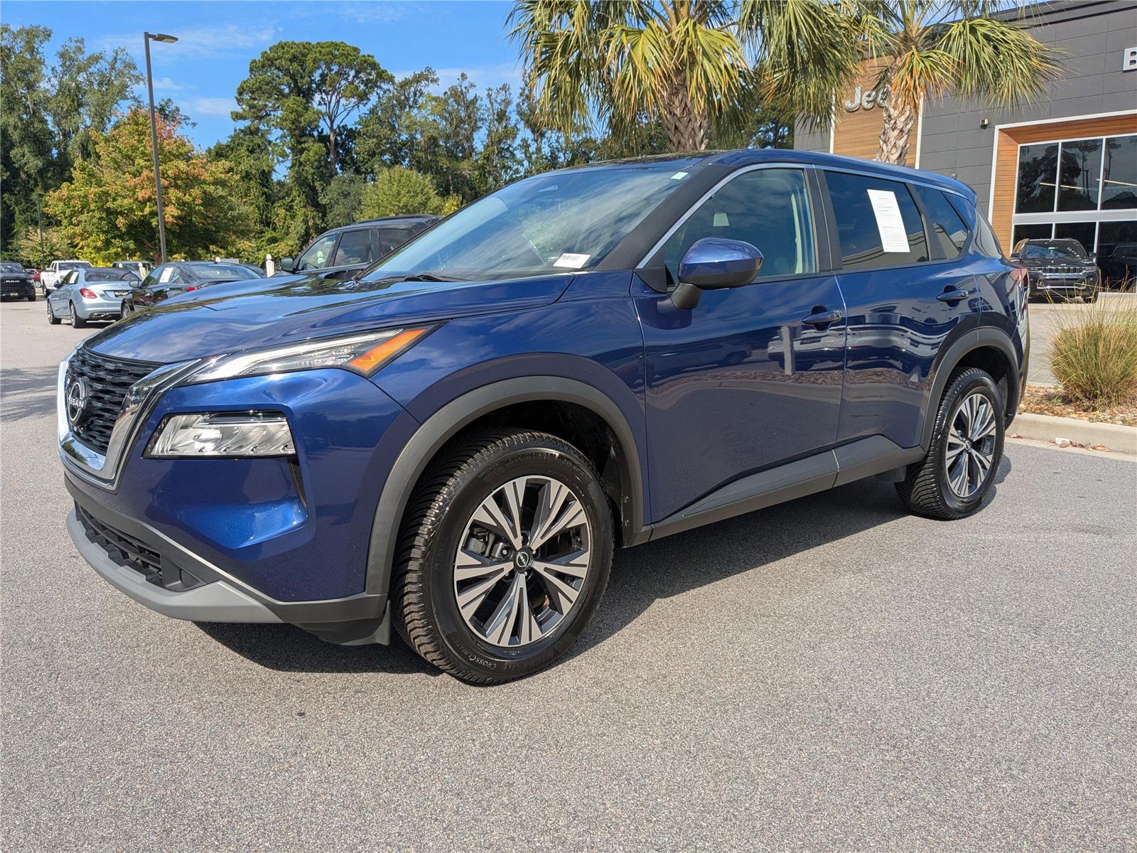 2023 Nissan Rogue SV photo 2