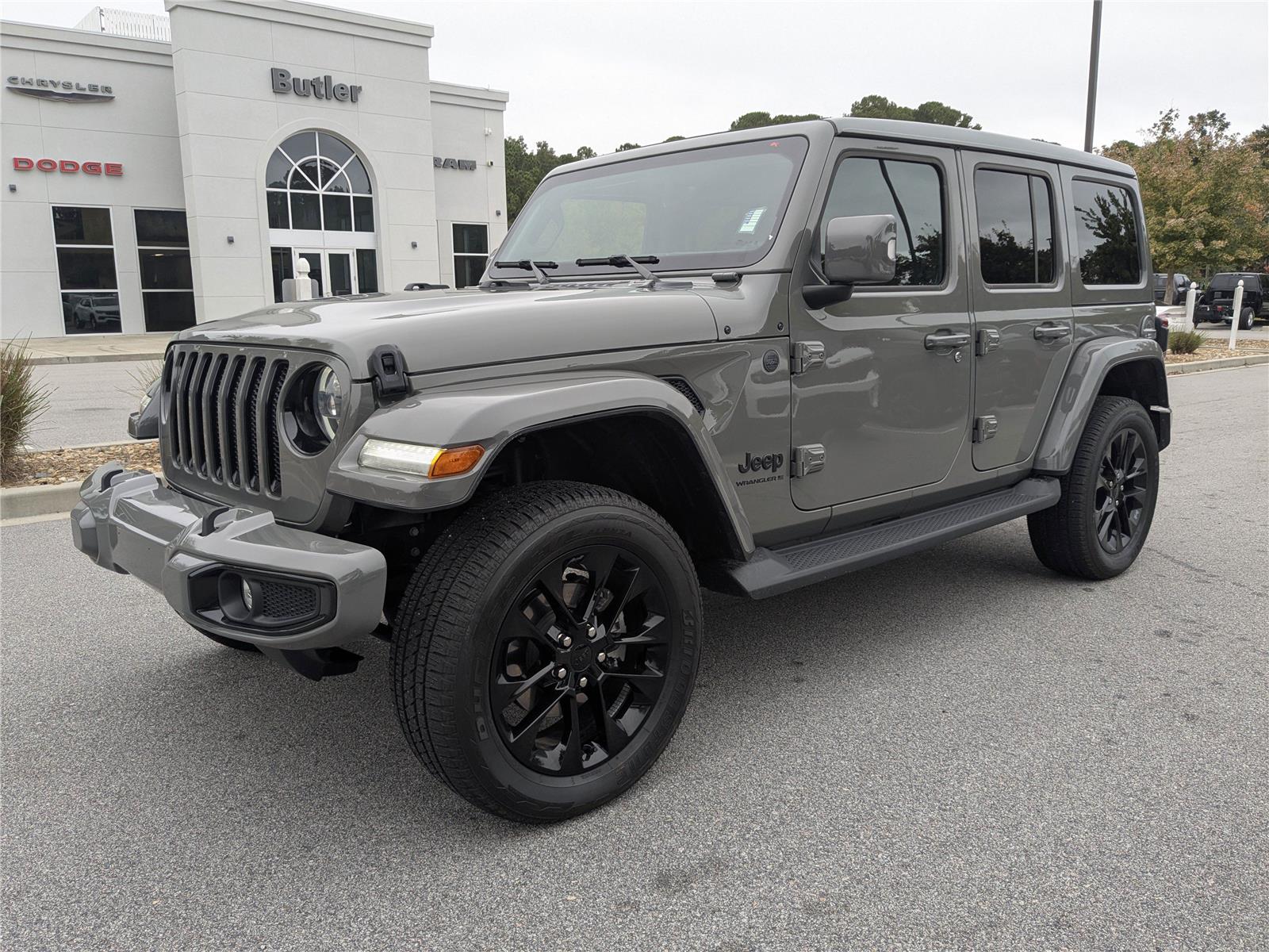2023 Jeep Wrangler High Altitude photo 2