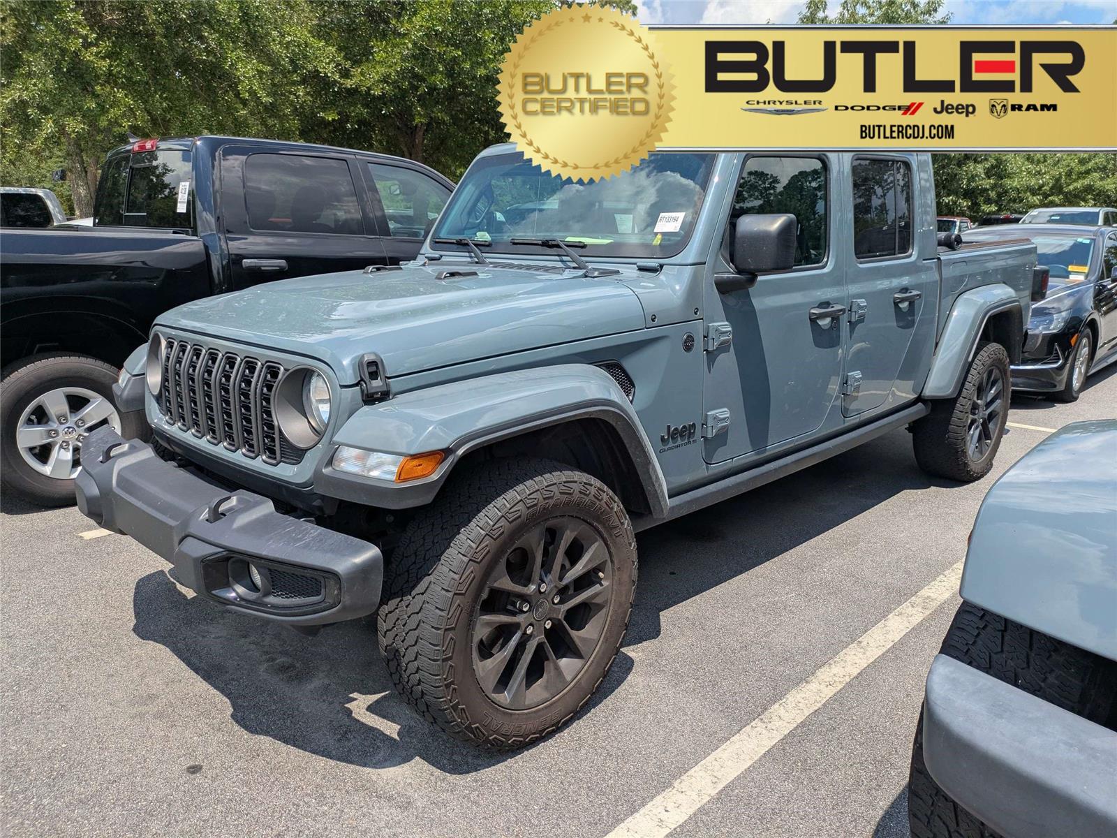 2024 Jeep Gladiator Nighthawk Auto's photo