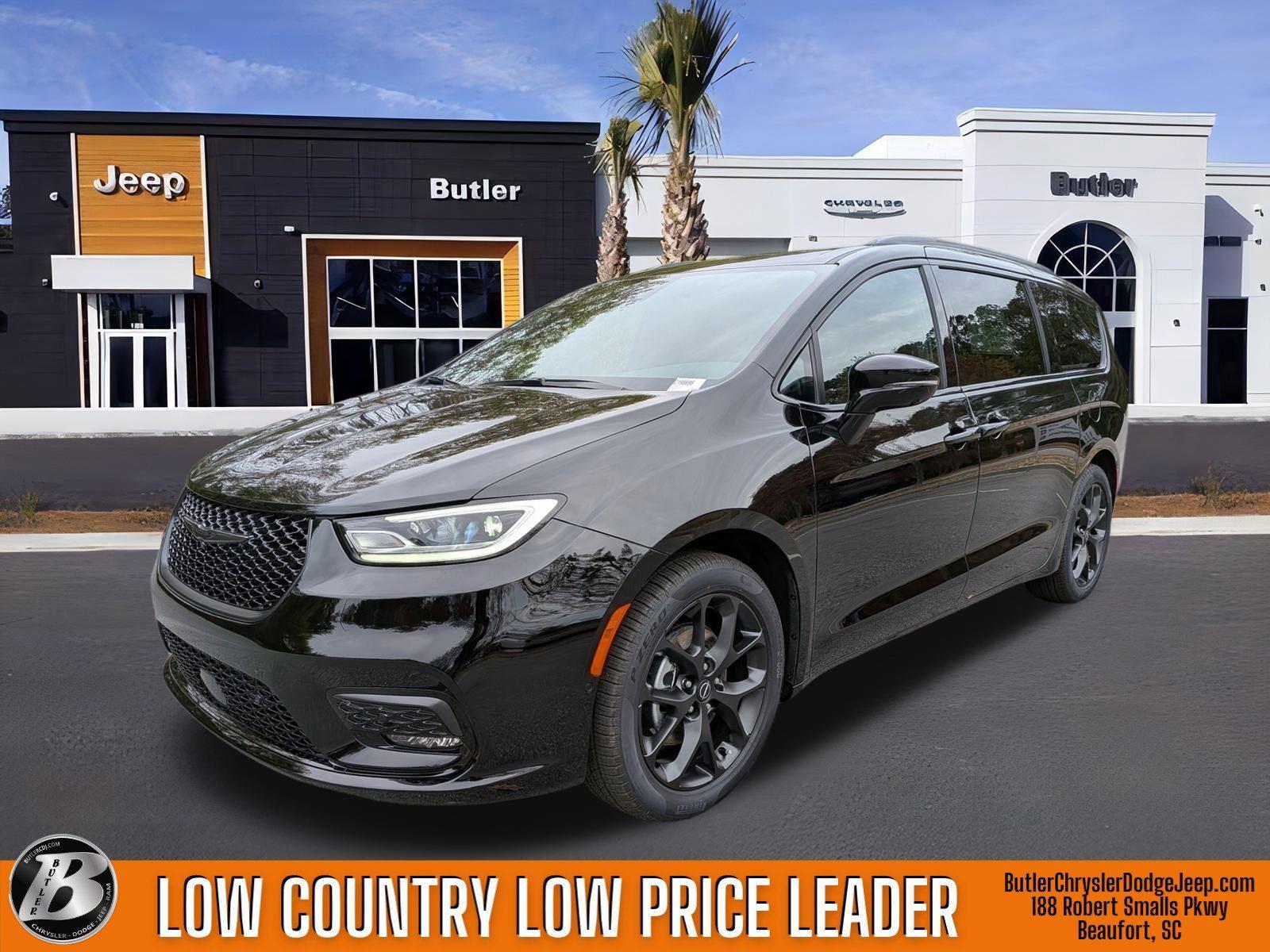 2026 Chrysler Pacifica Select's photo