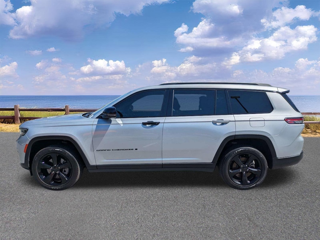 Used 2023 Jeep Grand Cherokee L Altitude SUV