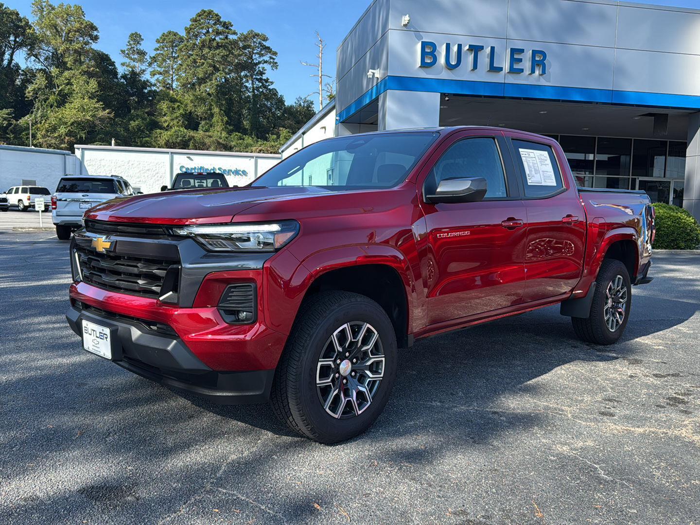 2024 Chevrolet Colorado LT photo 2