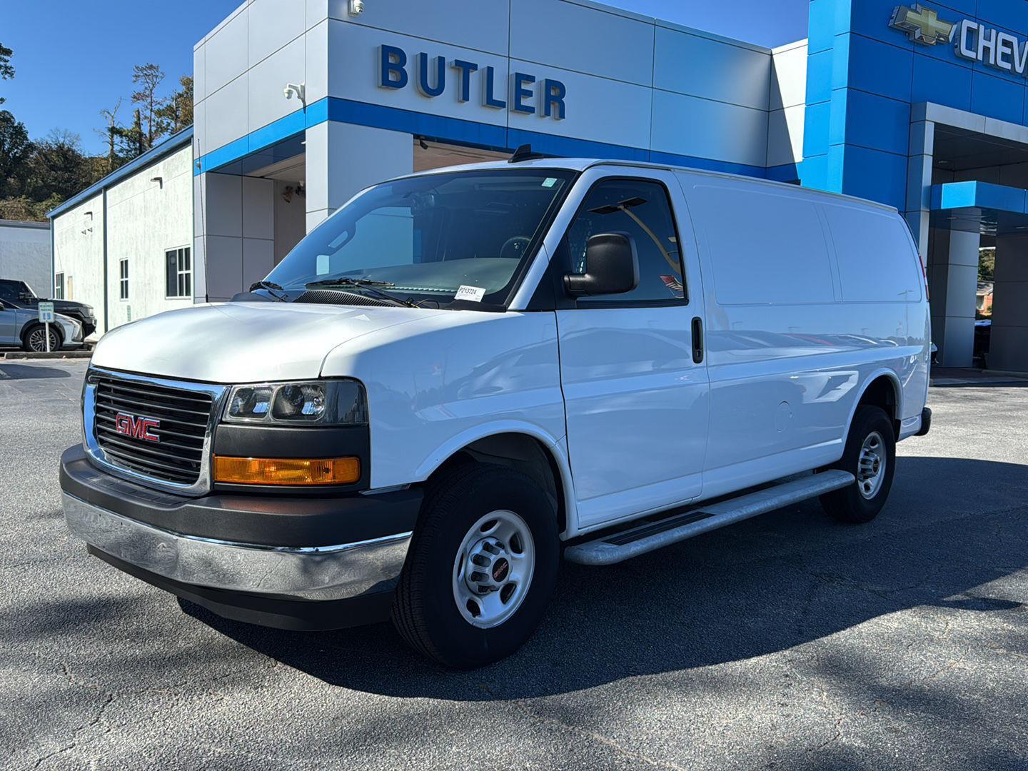 2024 Gmc Savana Cargo 2500 photo 2