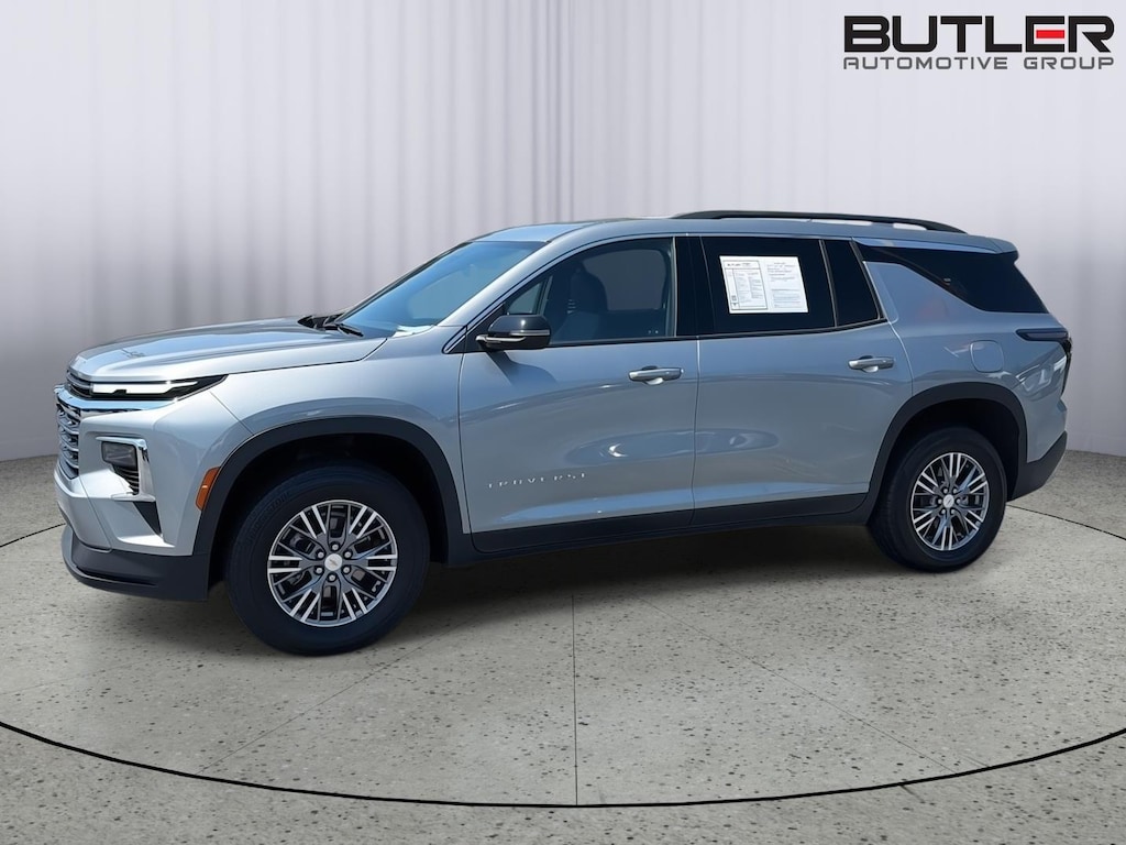 Used 2025 Chevrolet Traverse FWD LT SUV