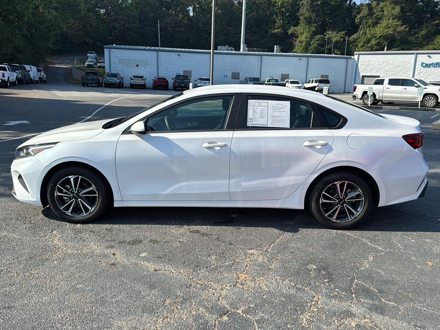 2024 Kia Forte LXS photo 3