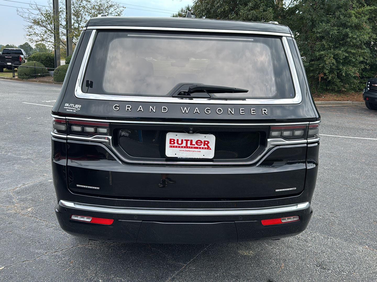 2022 Jeep Grand Wagoneer III photo 4