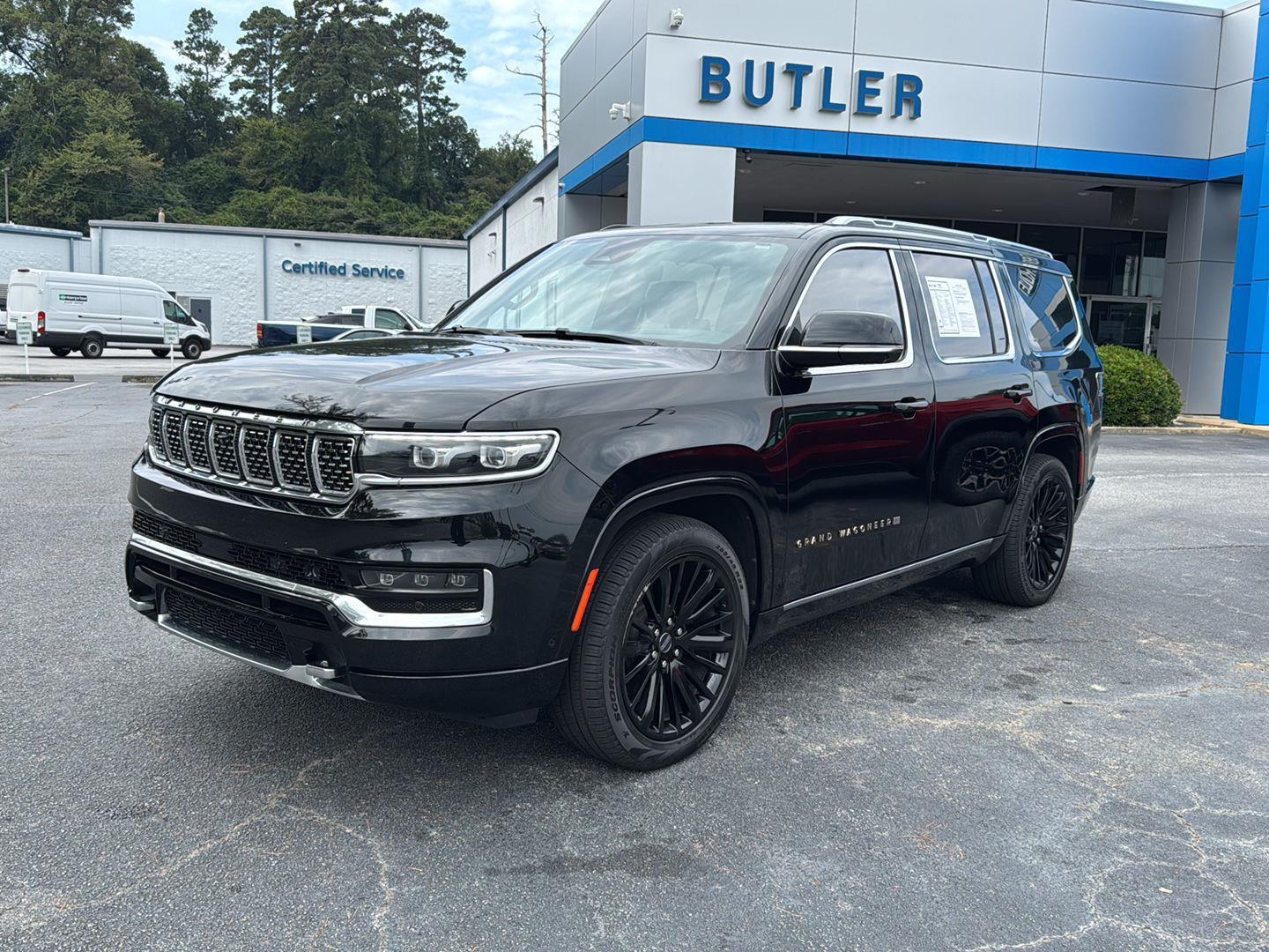 2022 Jeep Grand Wagoneer III photo 2