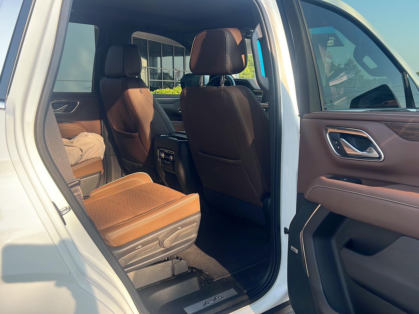2023 Chevrolet Tahoe High Country photo 3