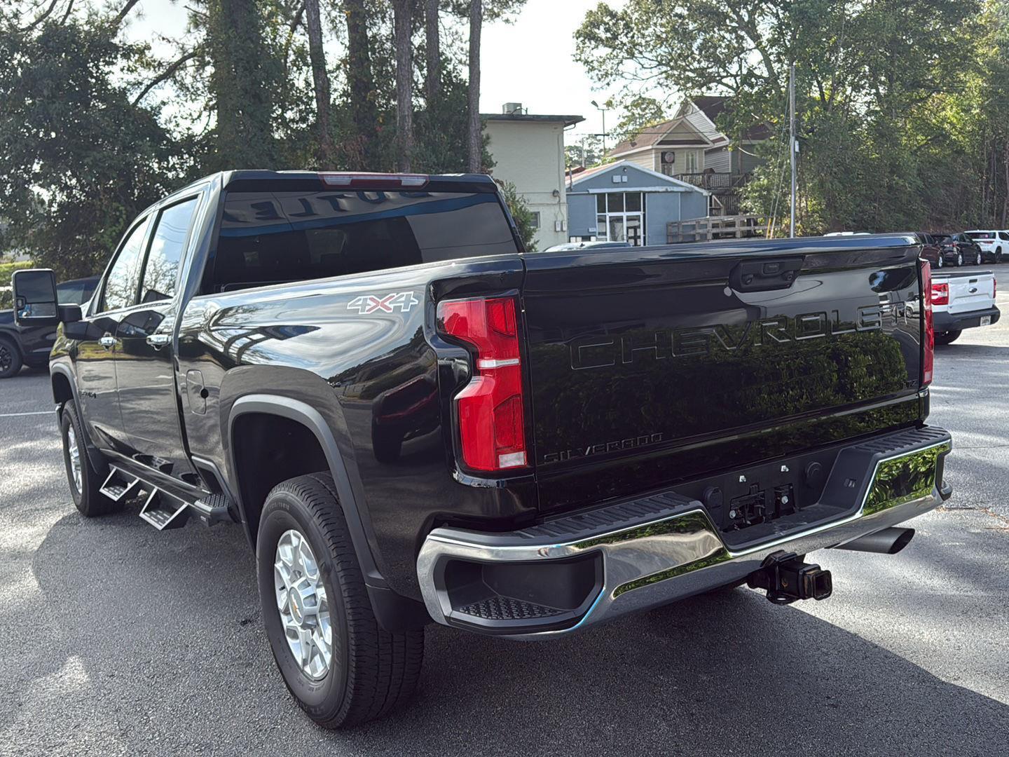 2024 Chevrolet Silverado 2500HD LTZ photo 3