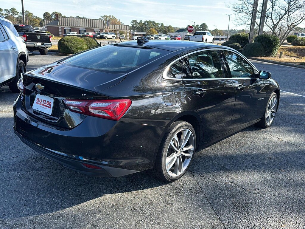 2024 Chevrolet Malibu Premier 2LT photo 2