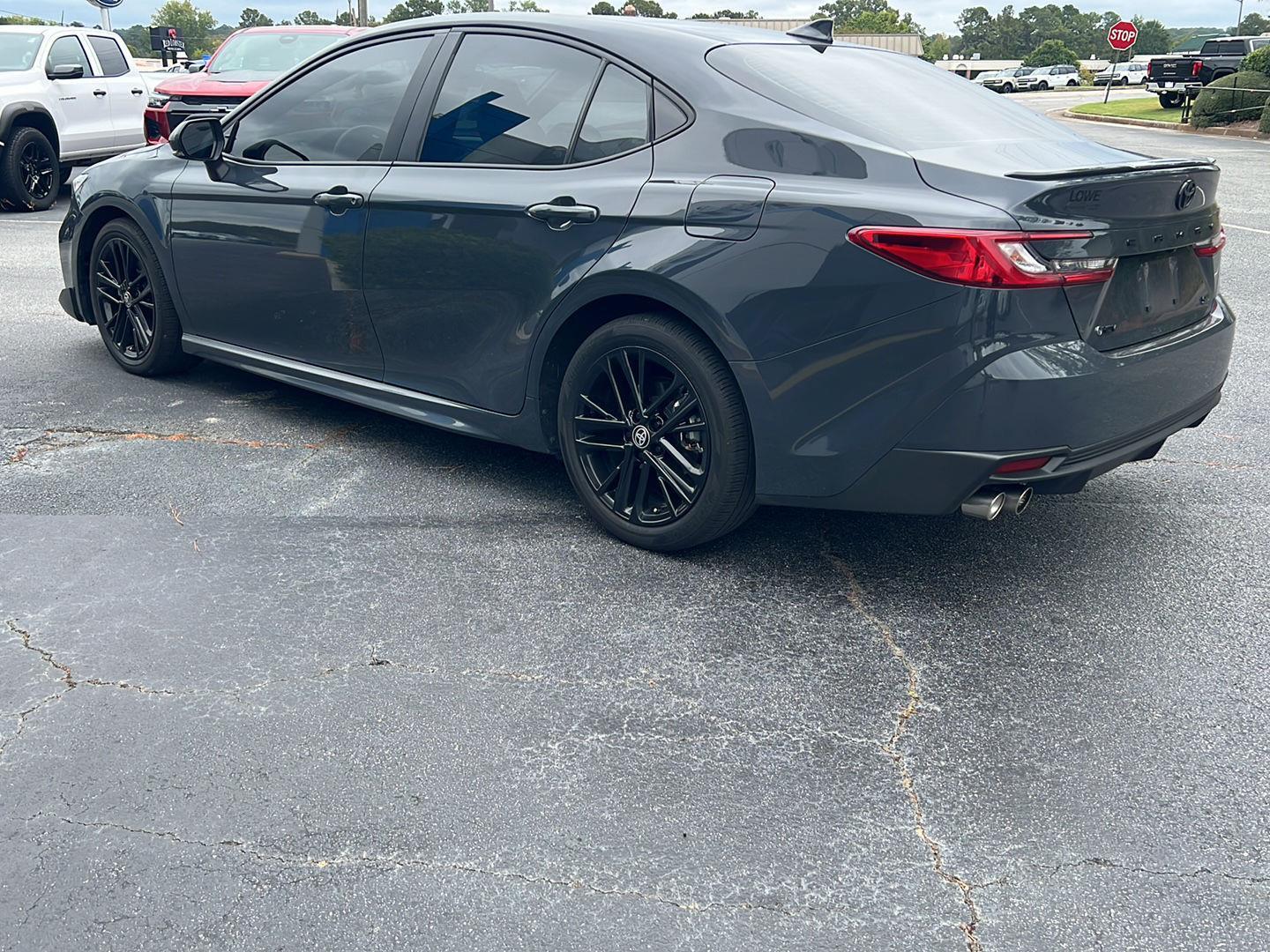 2025 Toyota Camry SE photo 3