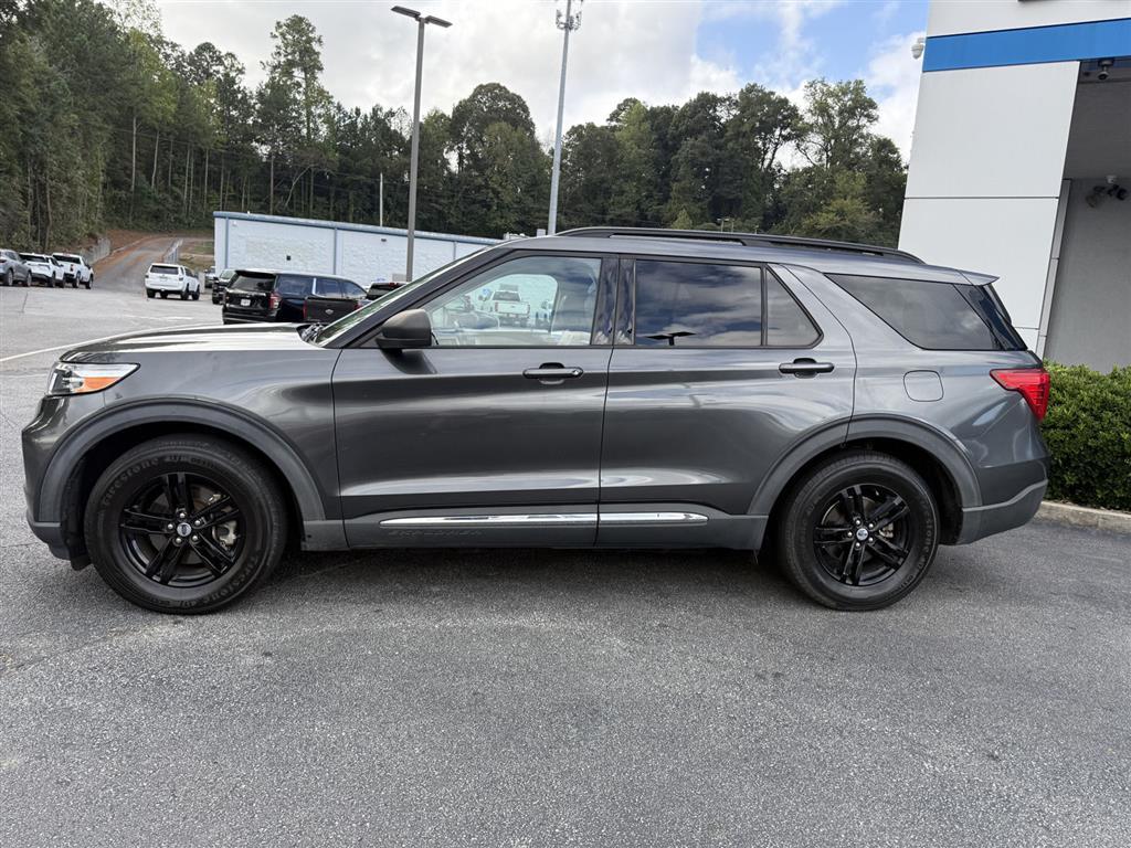 2020 Ford Explorer XLT photo 2