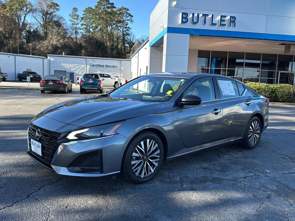 Used 2024 Nissan Altima 2.5 SV Sedan