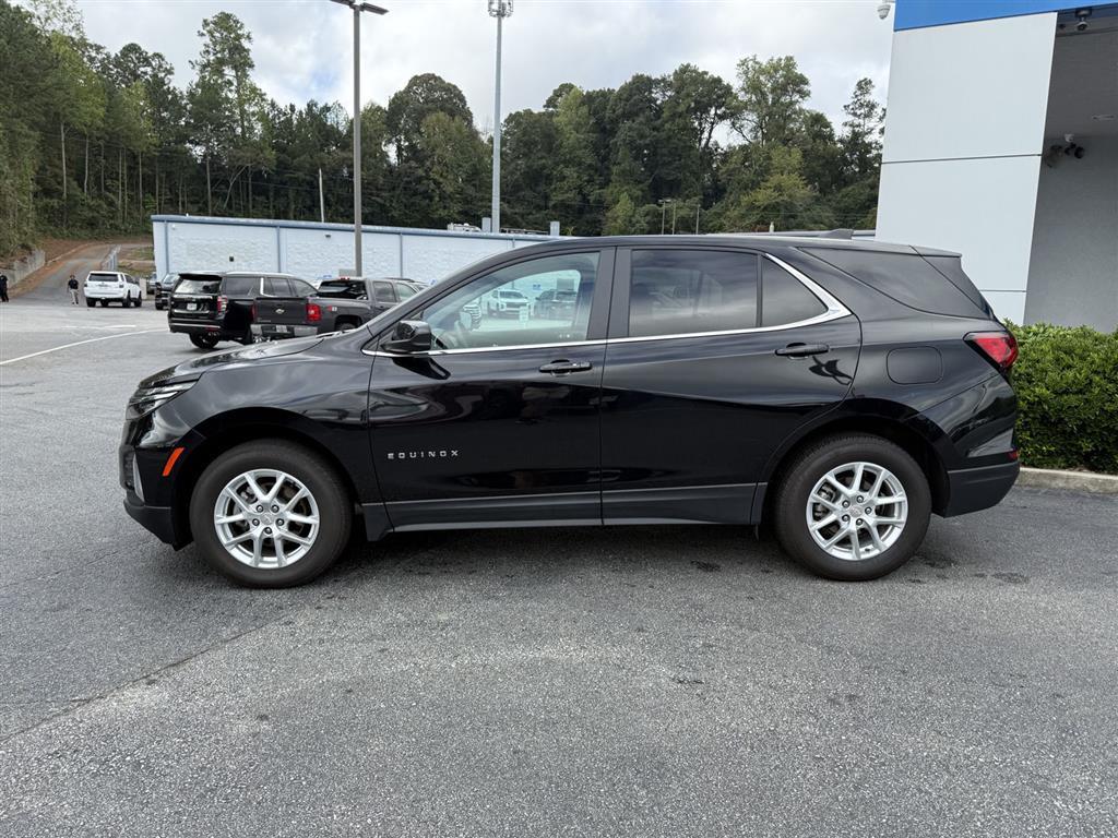 2024 Chevrolet Equinox LT photo 2