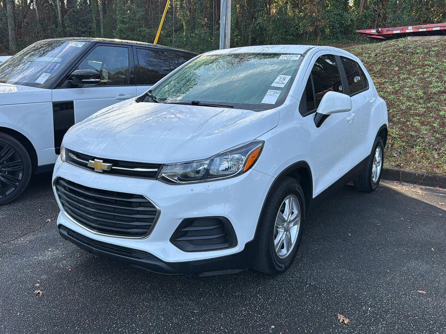 2022 Chevrolet Trax LS photo 2