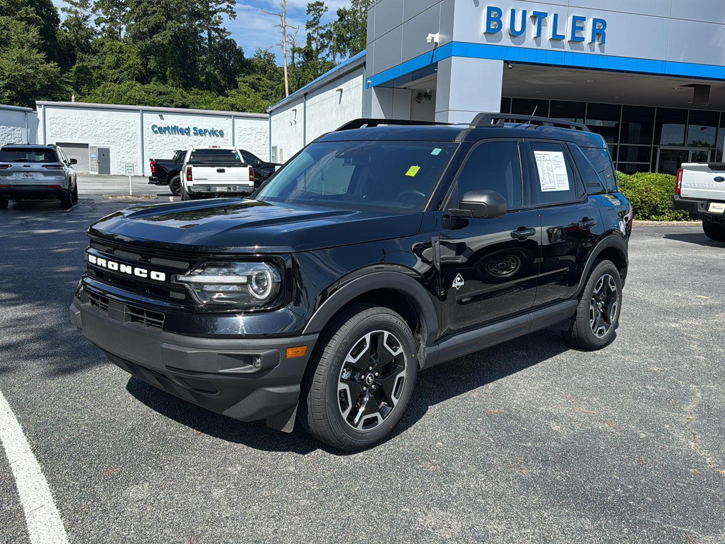 2023 Ford Bronco Sport Outer Banks photo 2