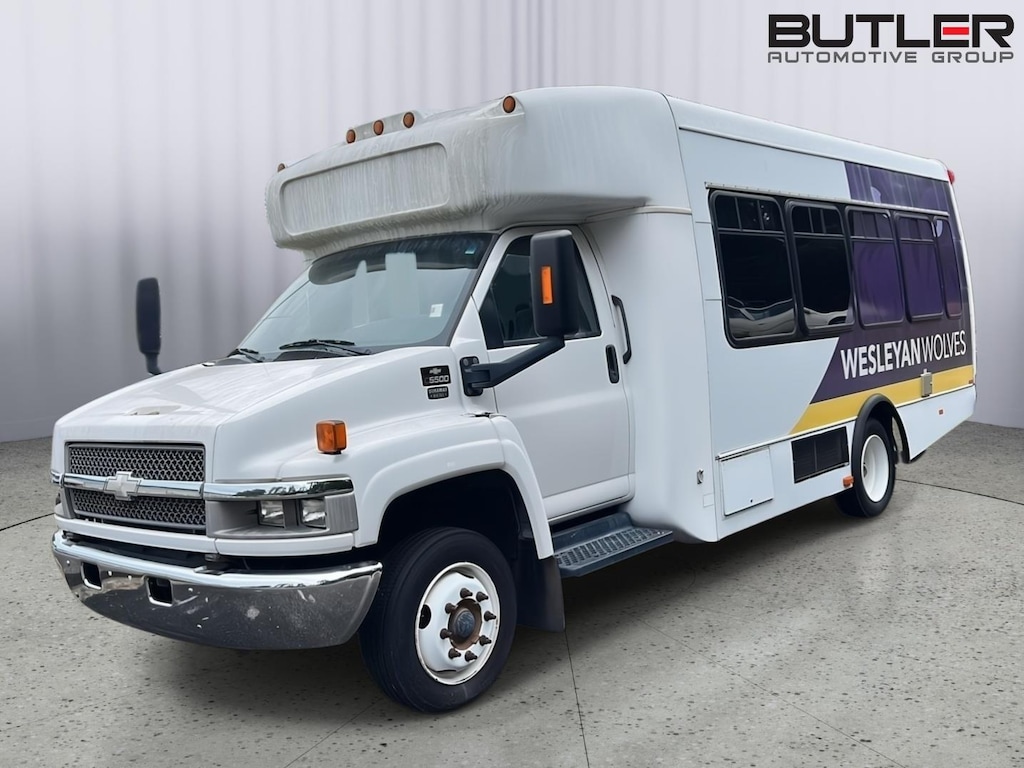 Used 2009 Chevrolet CC5500 Commercial Cutaway Truck