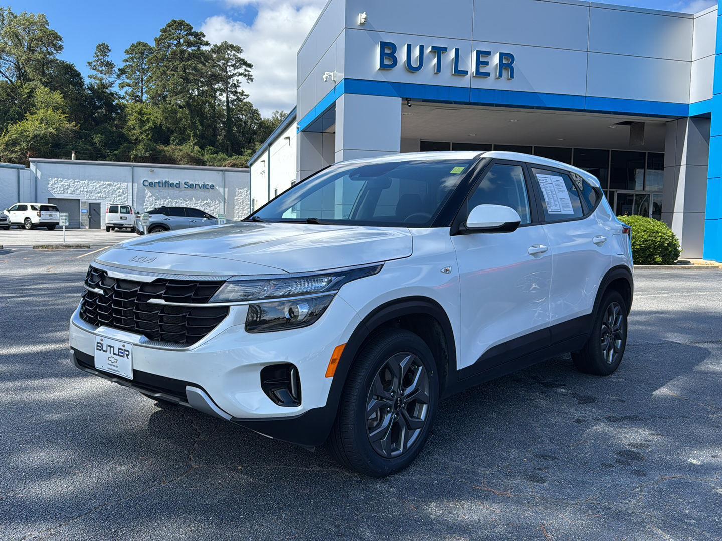 2024 Kia Seltos LX photo 2