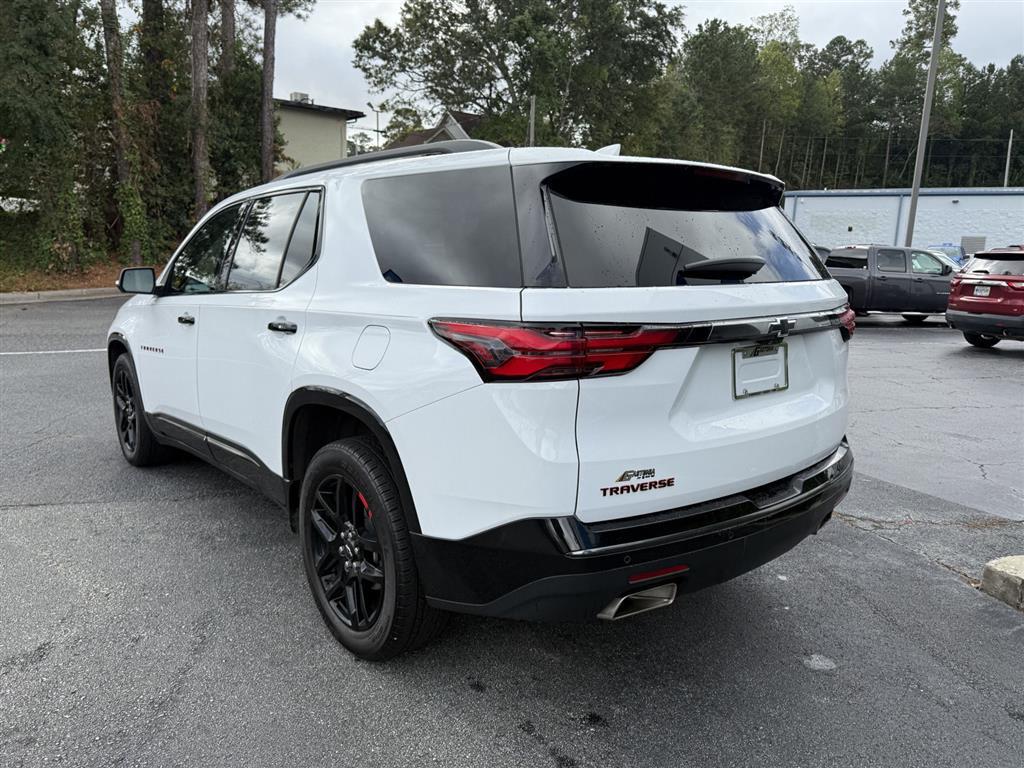 2023 Chevrolet Traverse Premier photo 2
