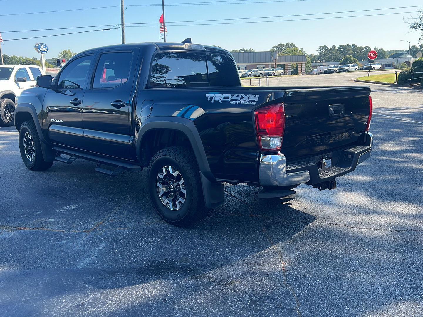 2017 Toyota Tacoma SR V6 photo 3