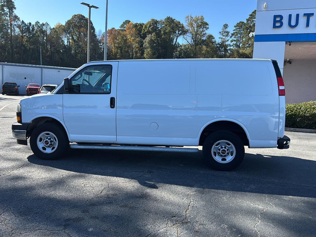2024 Gmc Savana Cargo 2500 photo 3