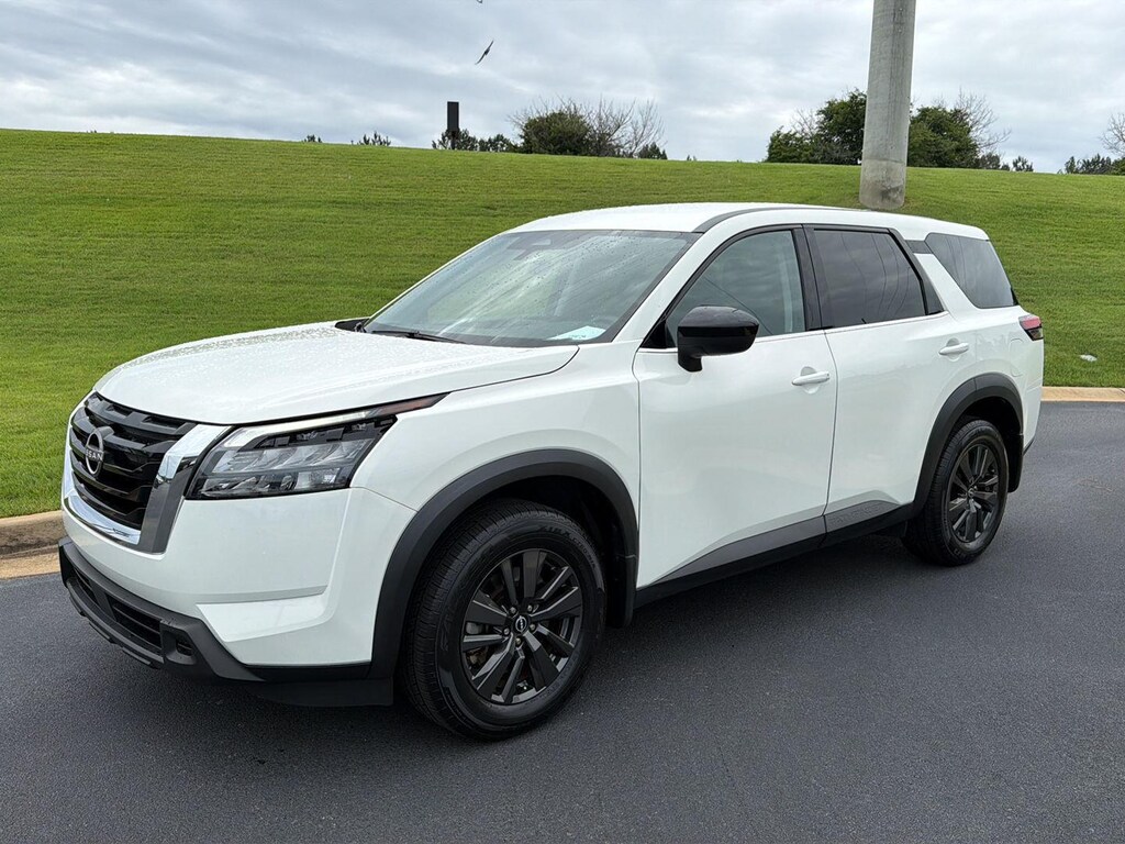 Used 2024 Nissan Pathfinder S SUV