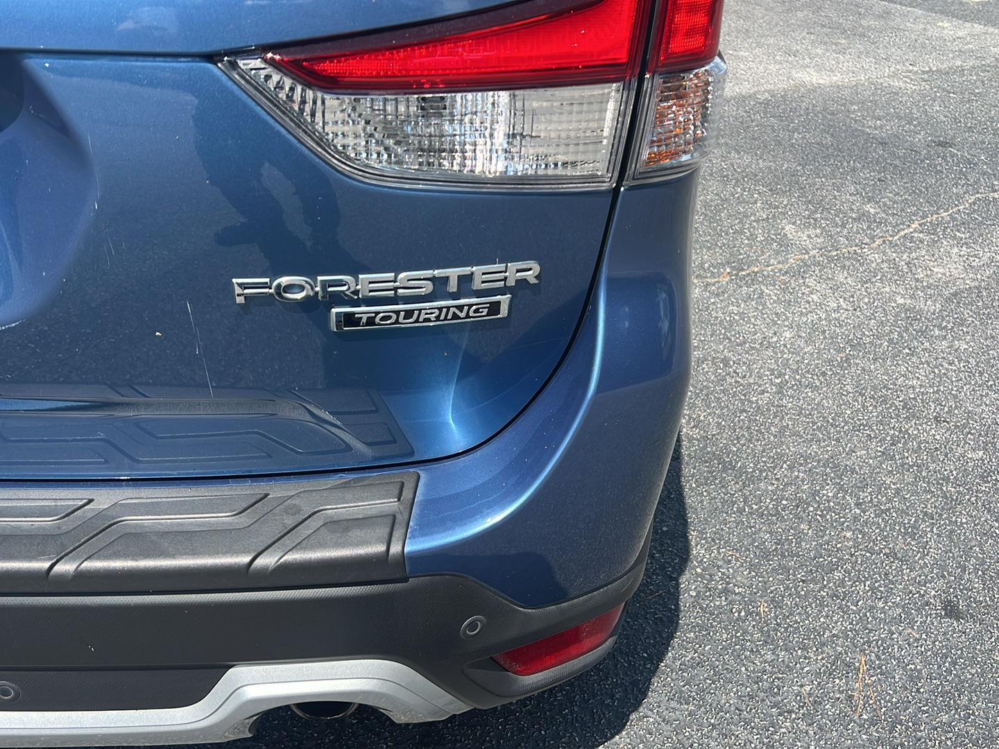 2020 Subaru Forester Touring photo 3
