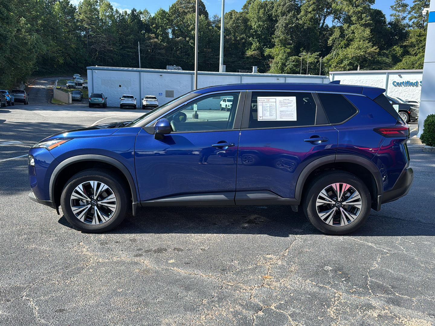 2023 Nissan Rogue SV photo 3