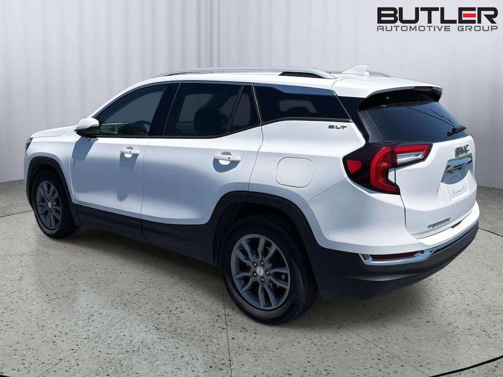 Used 2024 GMC Terrain SLT SUV