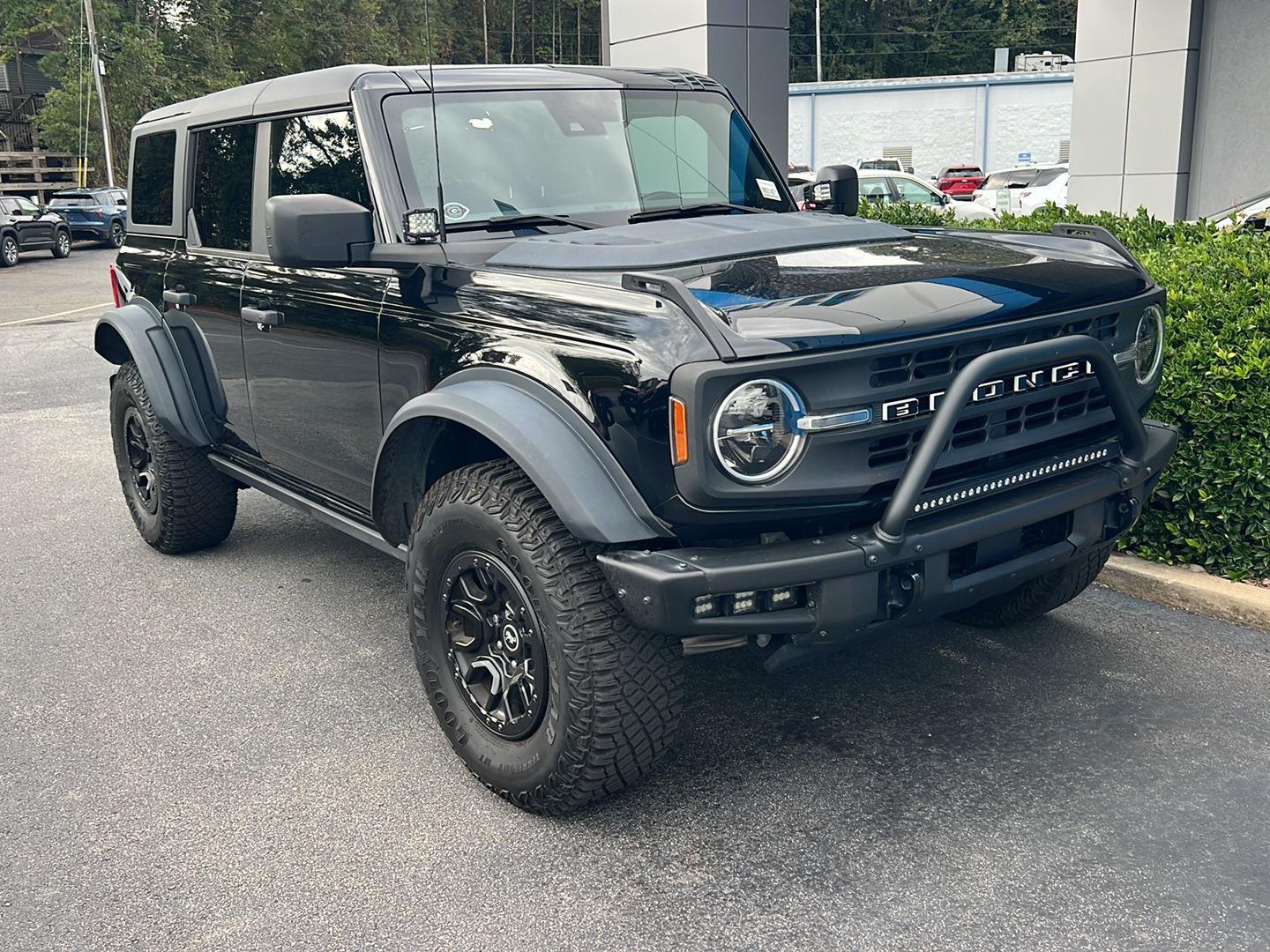 2022 Ford Bronco Black Diamond photo 2