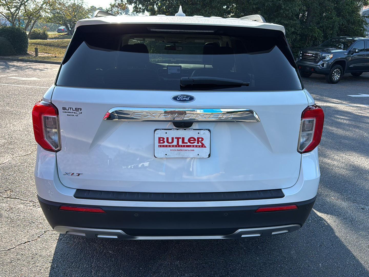 2023 Ford Explorer XLT photo 2