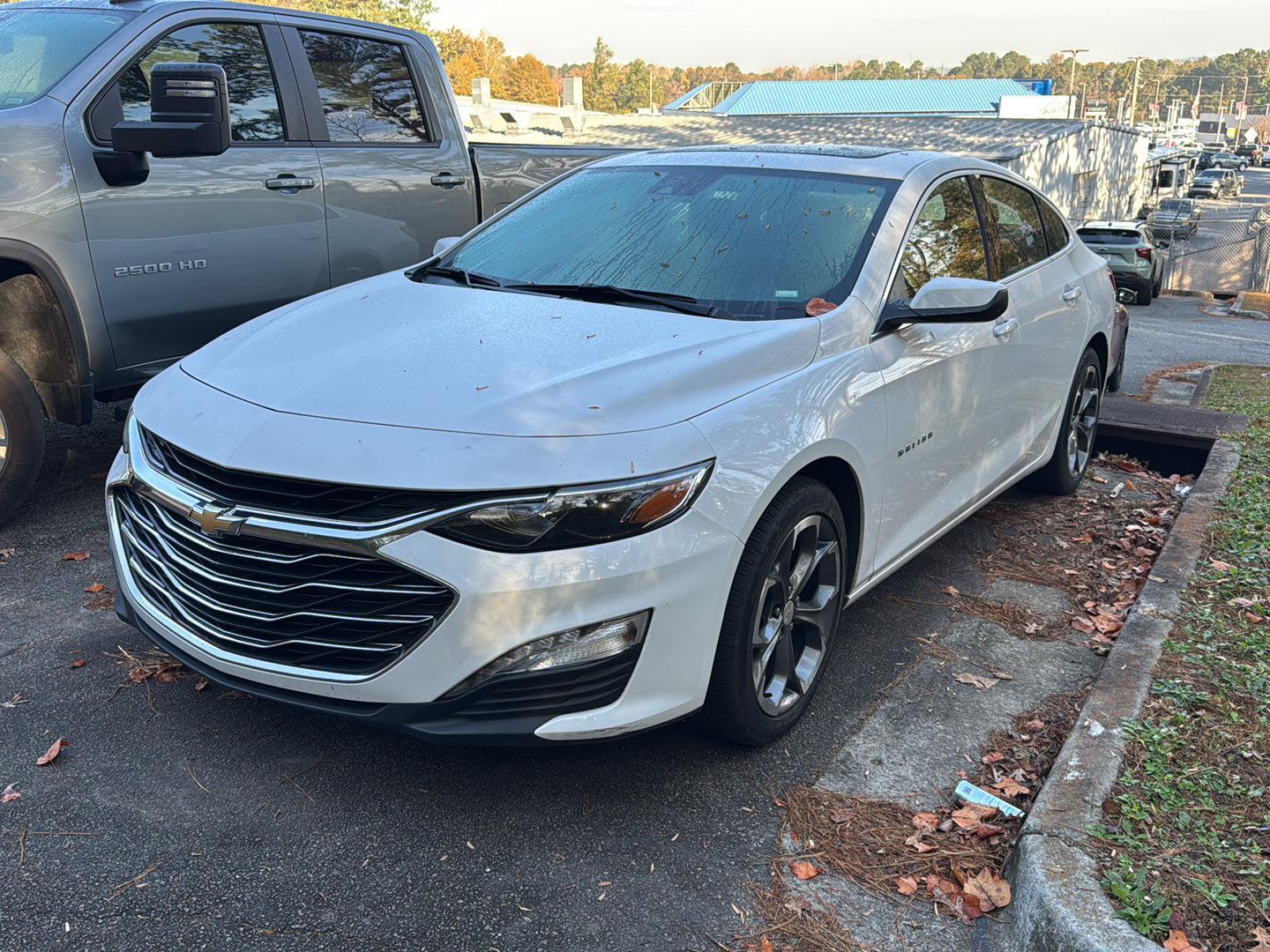 2024 Chevrolet Malibu 1LT photo 2